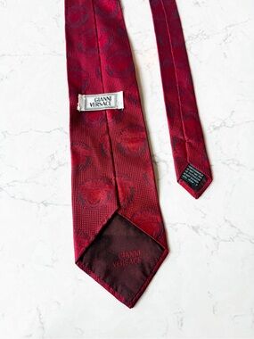 Gianni Versace Vintage Red Medusa Head Monogram 100% Silk Necktie Made In Italy